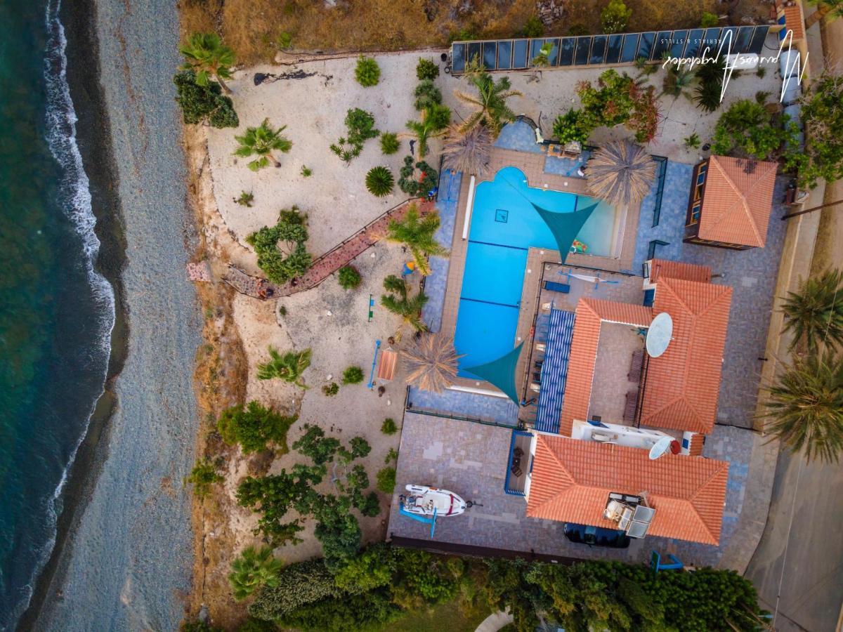 Astrofegia Beachfront Villa Πωμός Εξωτερικό φωτογραφία