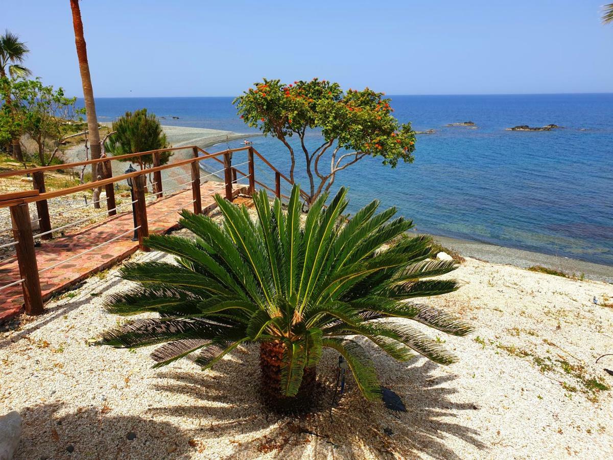 Astrofegia Beachfront Villa Πωμός Εξωτερικό φωτογραφία